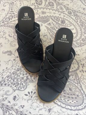 White Mountain Be Happy Black Woven Strappy Sandals size 6.5